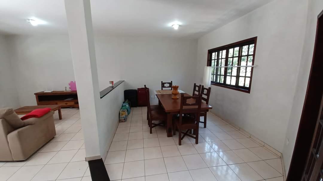 CASA EM CONDOMÍNIO