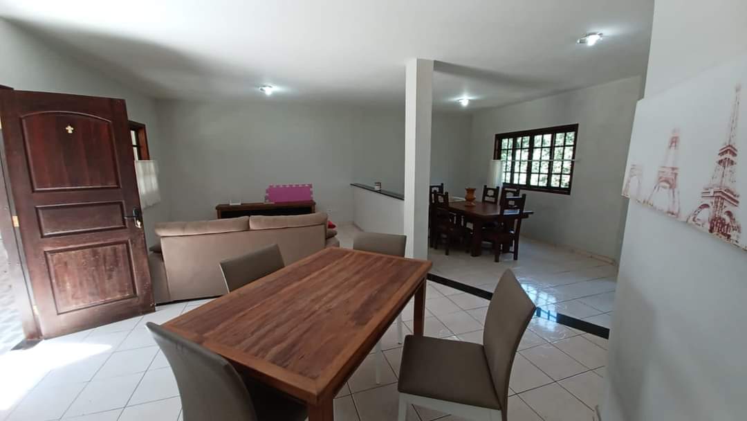 CASA EM CONDOMÍNIO