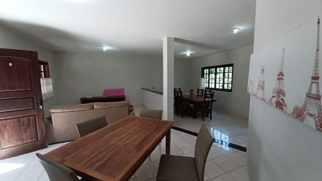 CASA EM CONDOMÍNIO