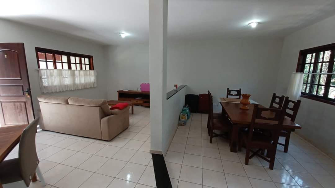 CASA EM CONDOMÍNIO