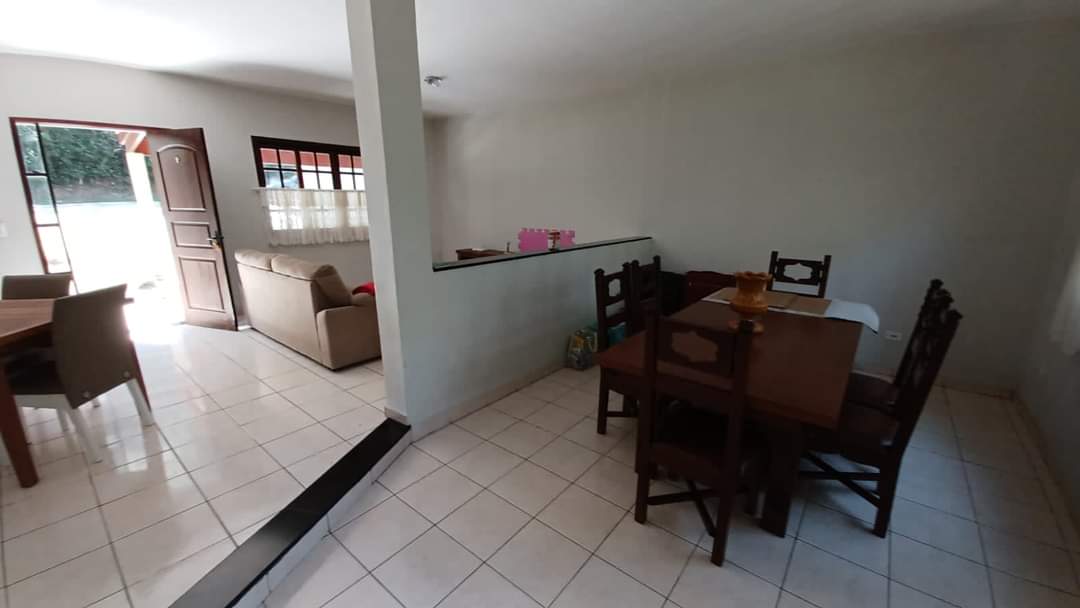 CASA EM CONDOMÍNIO