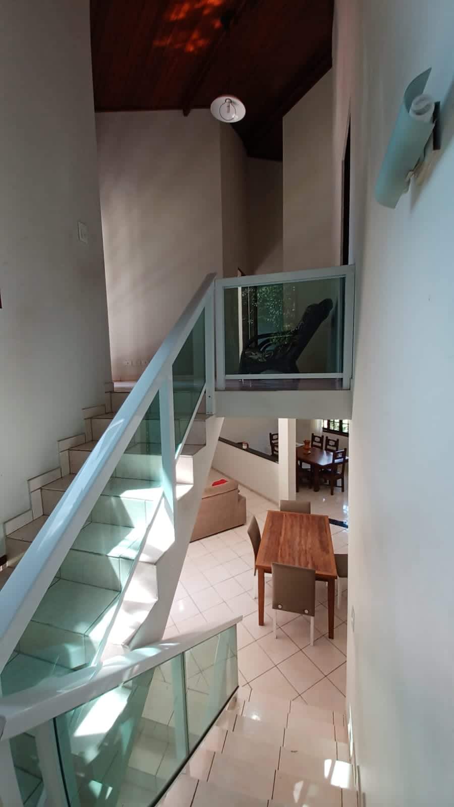 CASA EM CONDOMÍNIO