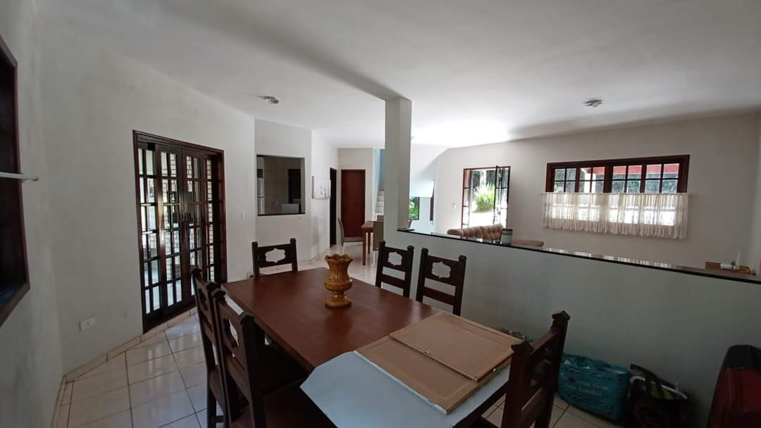 CASA EM CONDOMÍNIO