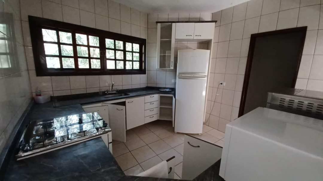 CASA EM CONDOMÍNIO