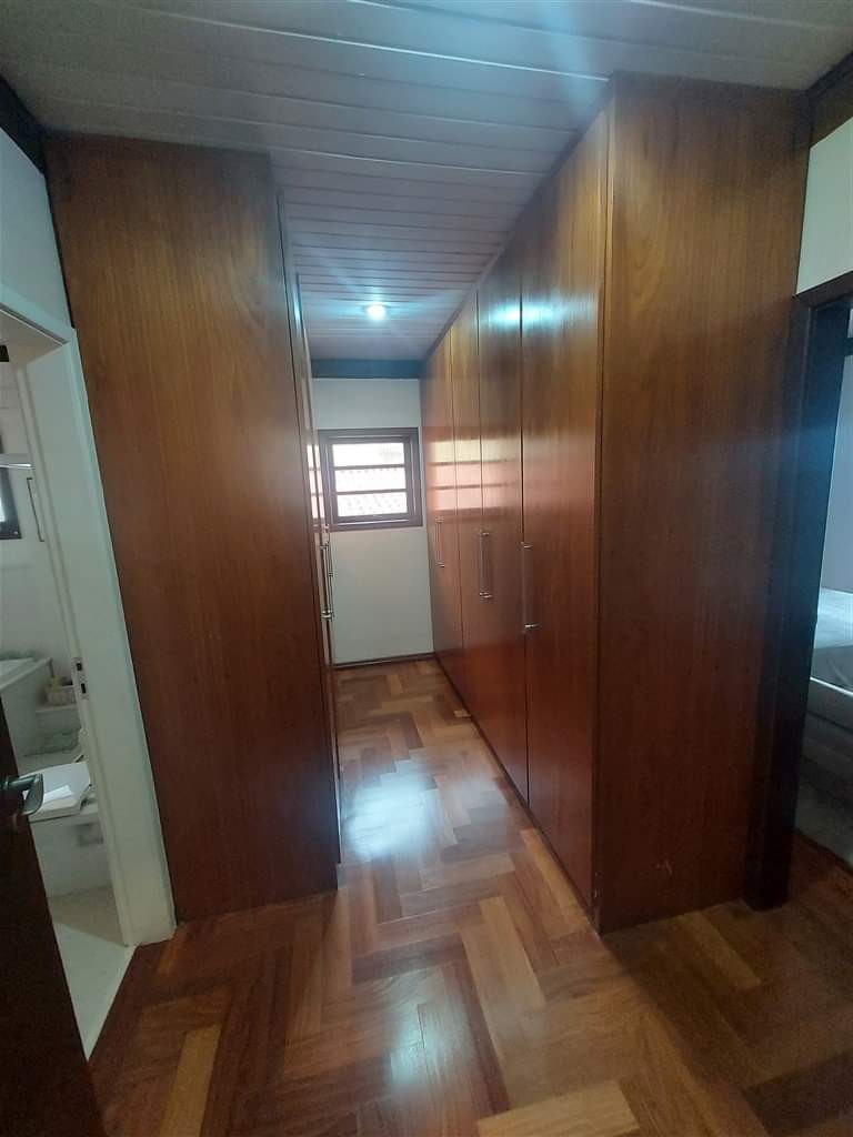 CASA EM CONDOMÍNIO