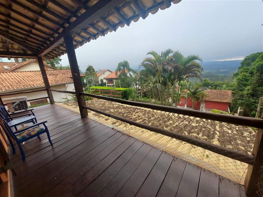 CASA EM CONDOMÍNIO
