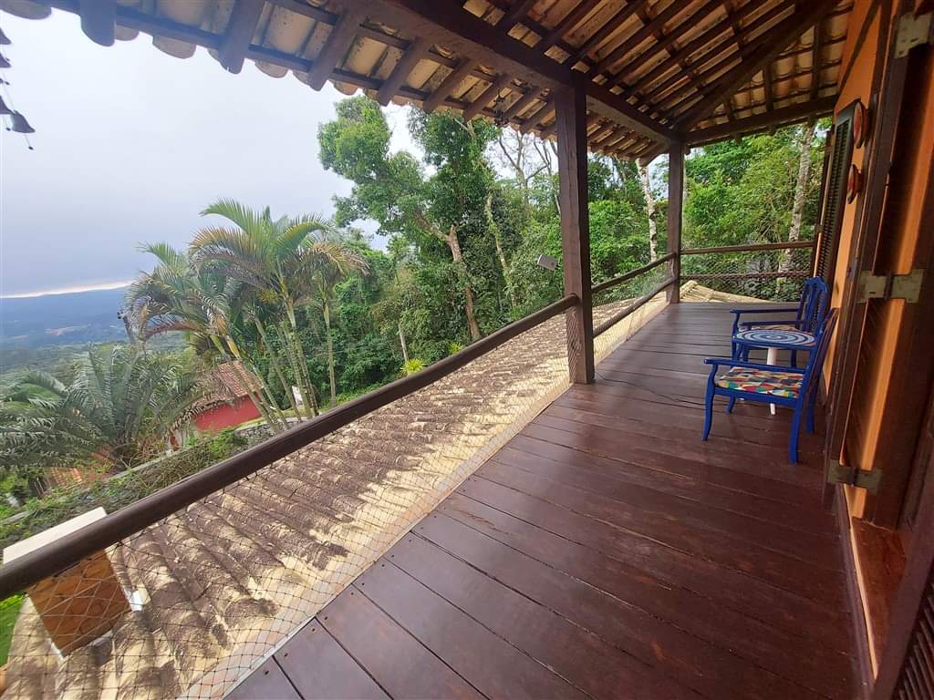 CASA EM CONDOMÍNIO