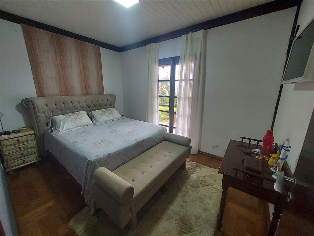 CASA EM CONDOMÍNIO