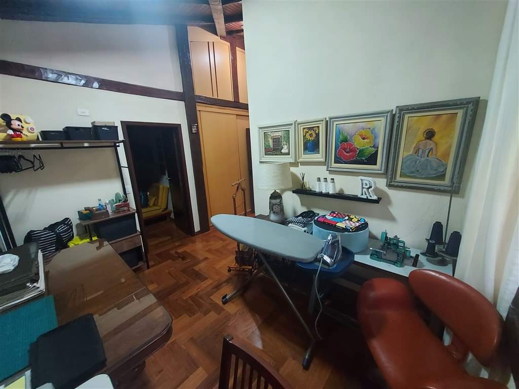 CASA EM CONDOMÍNIO