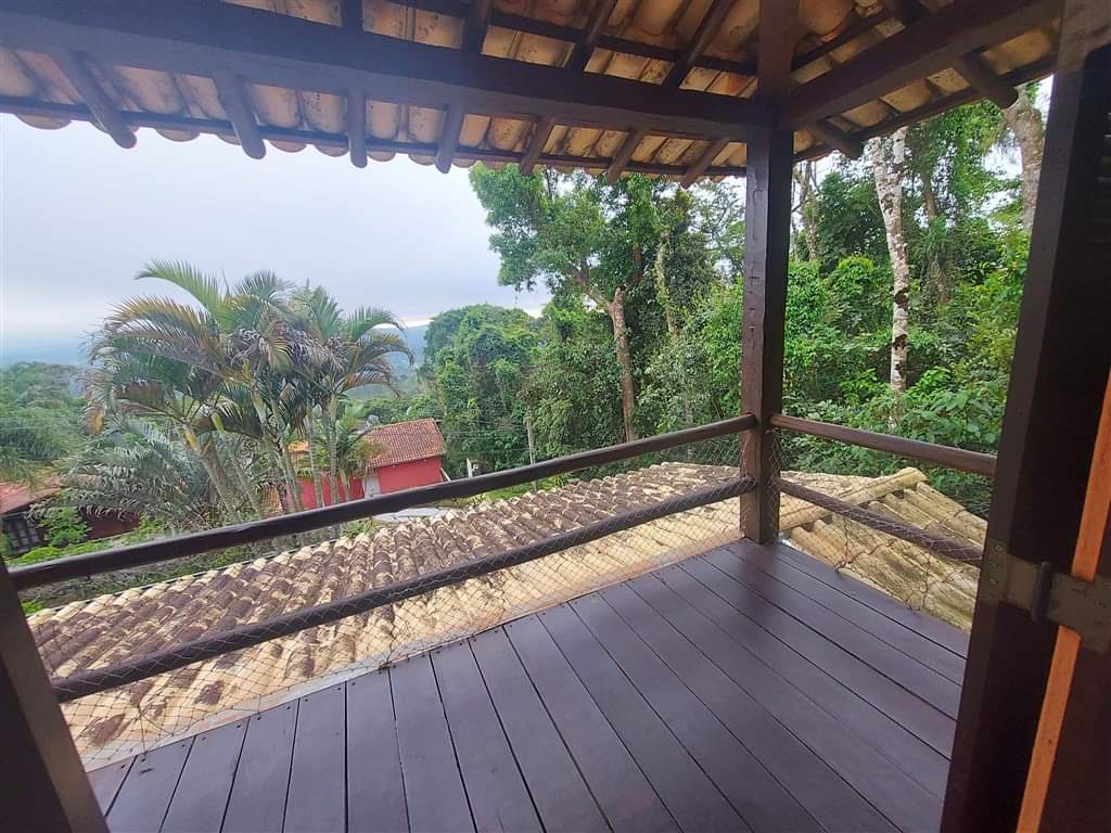 CASA EM CONDOMÍNIO