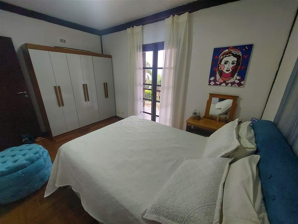 CASA EM CONDOMÍNIO