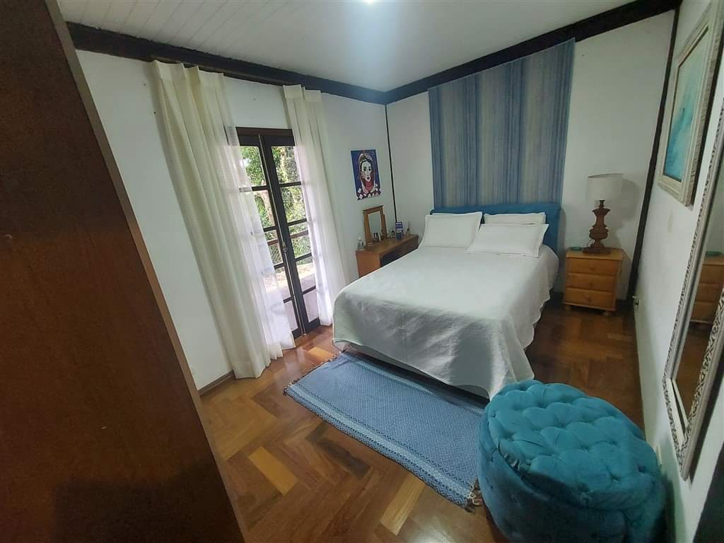CASA EM CONDOMÍNIO