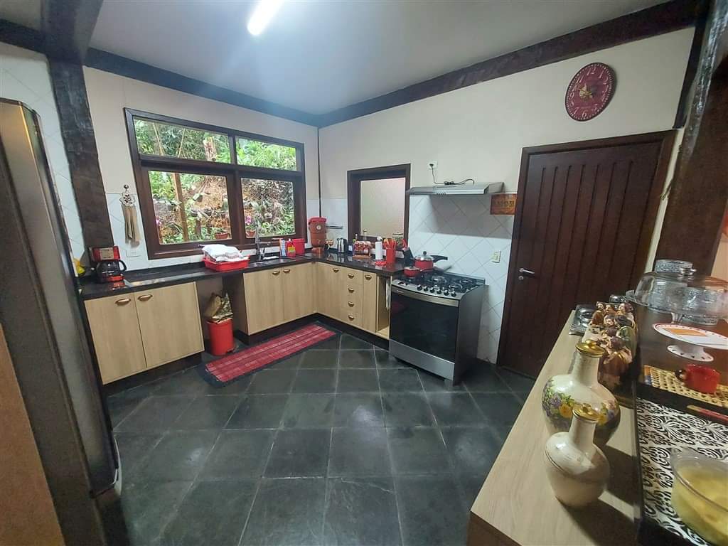 CASA EM CONDOMÍNIO