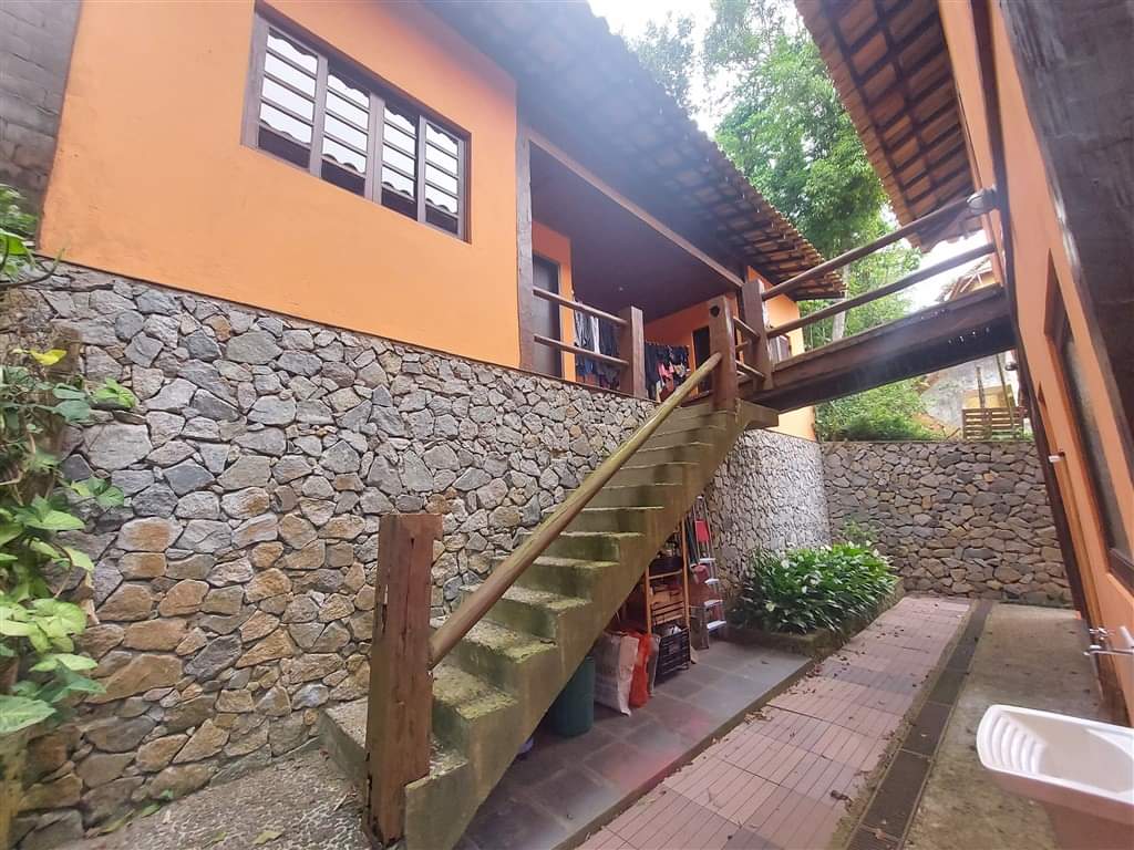 CASA EM CONDOMÍNIO