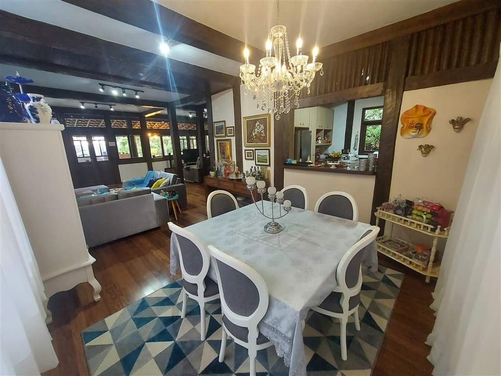 CASA EM CONDOMÍNIO
