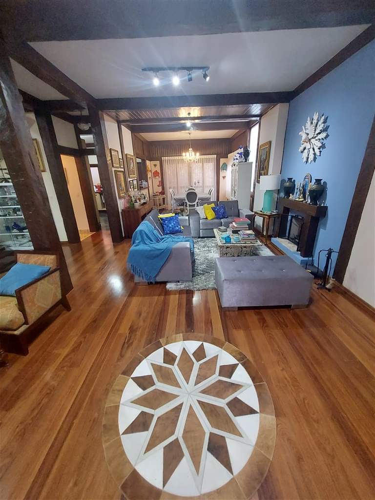 CASA EM CONDOMÍNIO