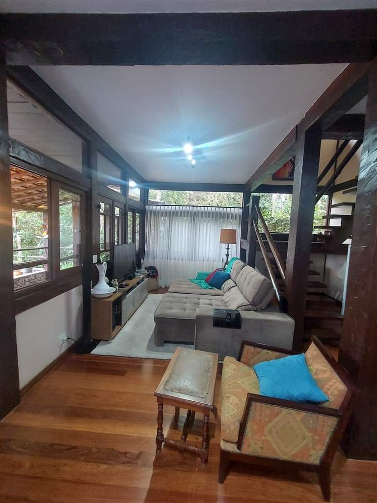 CASA EM CONDOMÍNIO