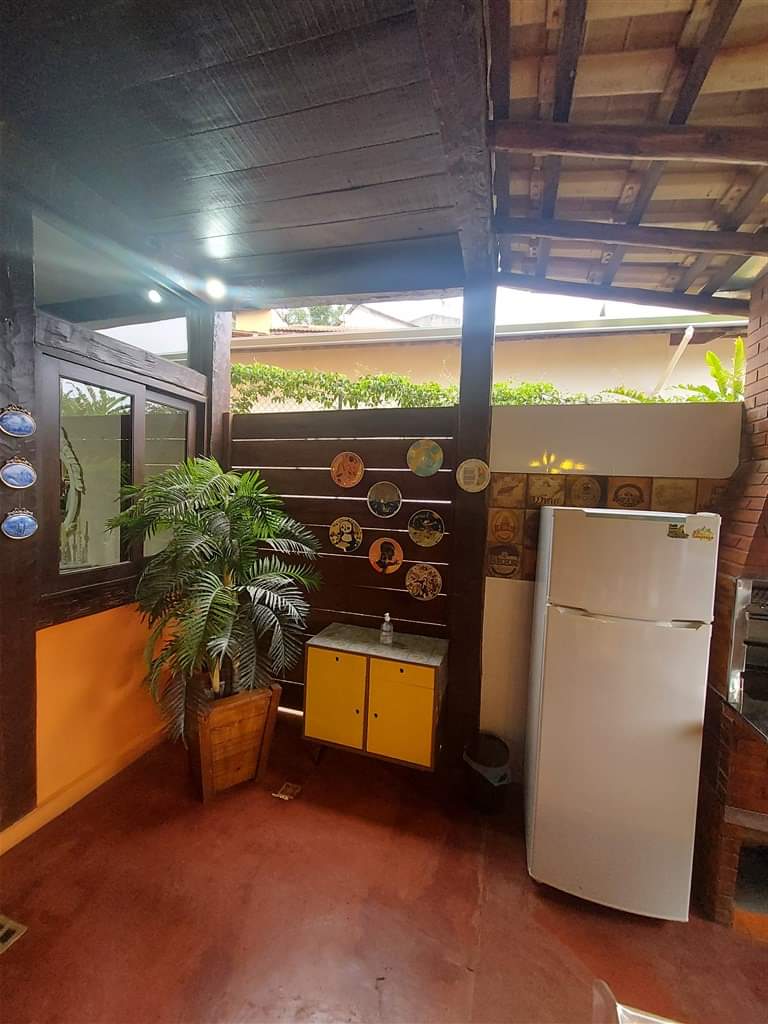 CASA EM CONDOMÍNIO