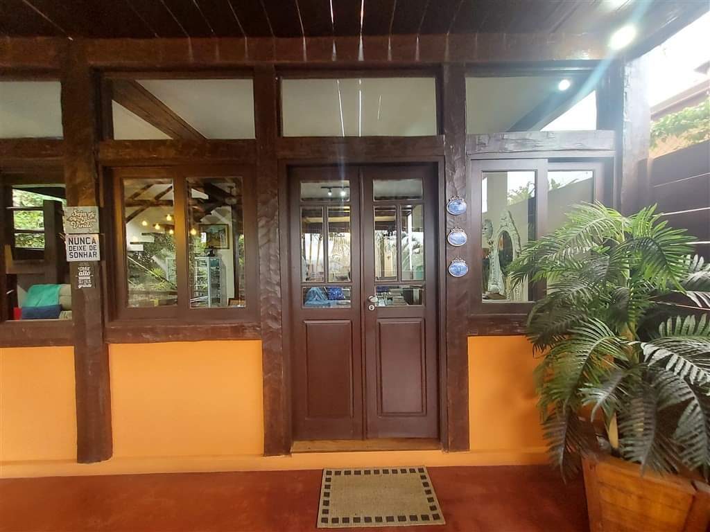 CASA EM CONDOMÍNIO