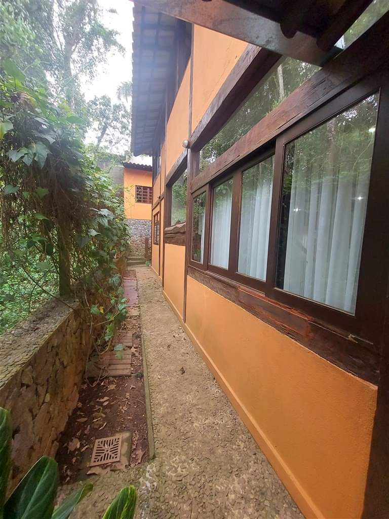 CASA EM CONDOMÍNIO