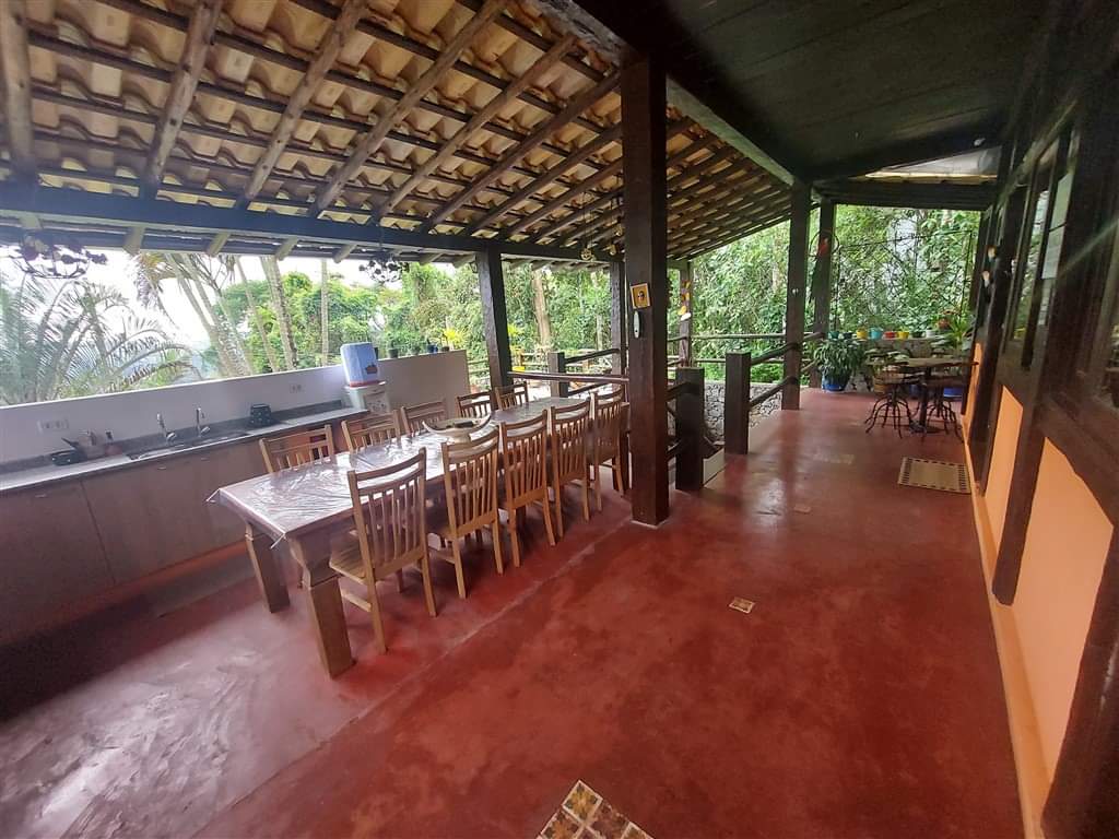 CASA EM CONDOMÍNIO
