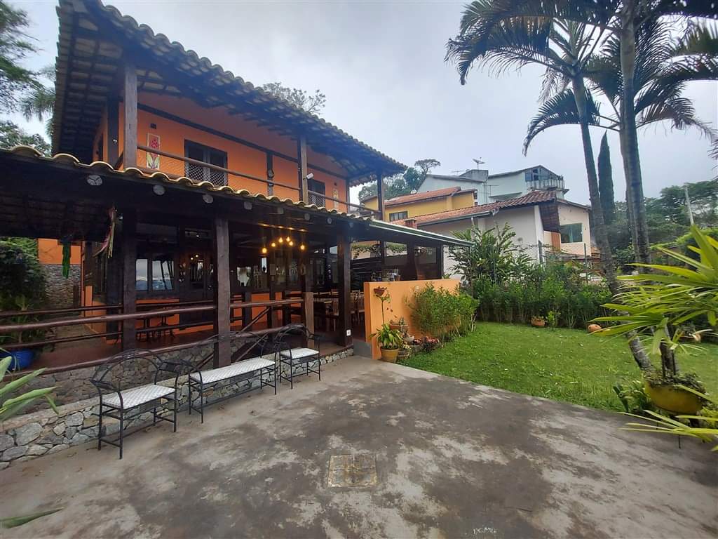 CASA EM CONDOMÍNIO
