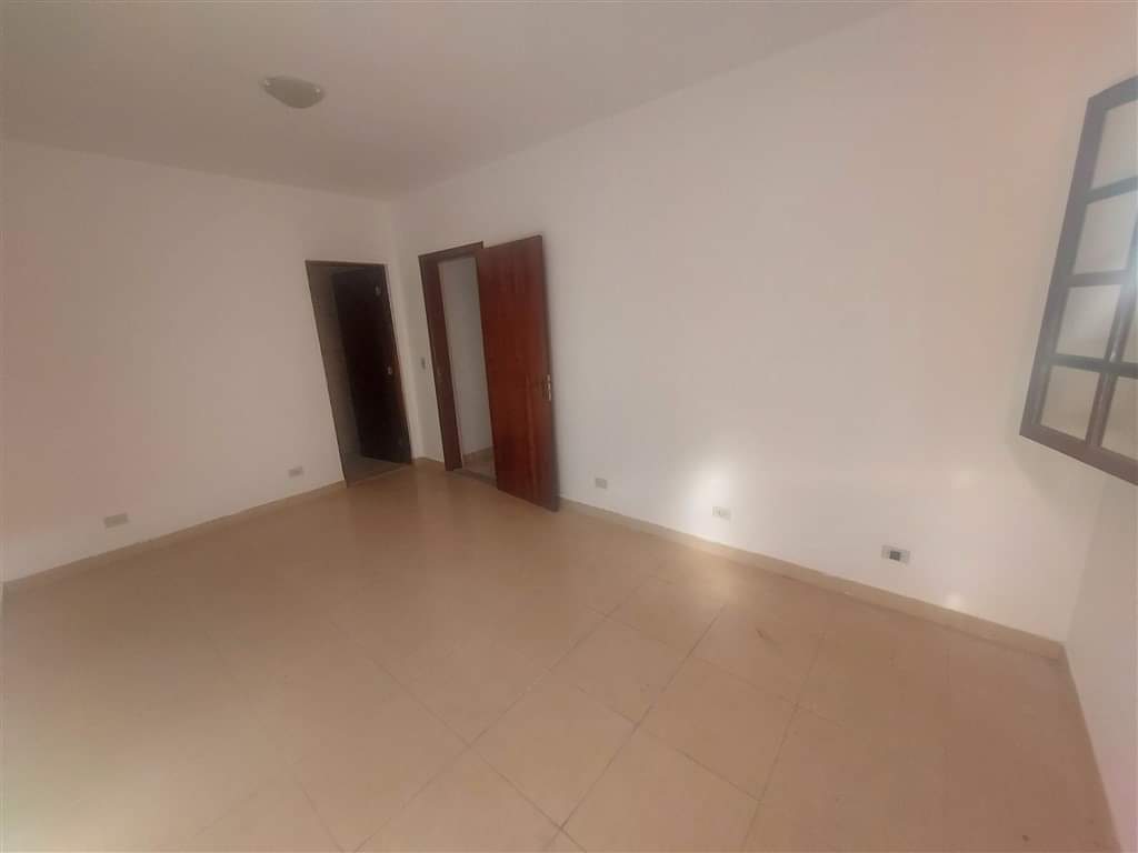 CASA EM CONDOMÍNIO