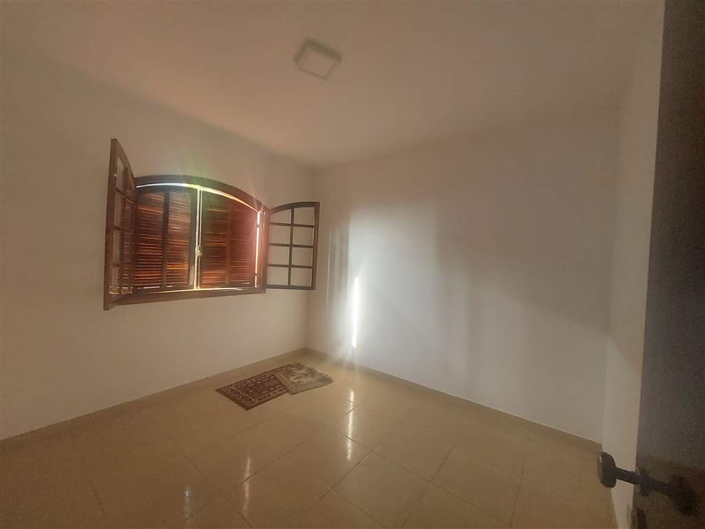 CASA EM CONDOMÍNIO