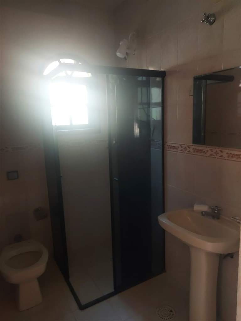 CASA EM CONDOMÍNIO
