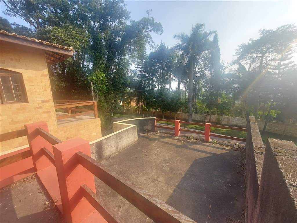 CASA EM CONDOMÍNIO