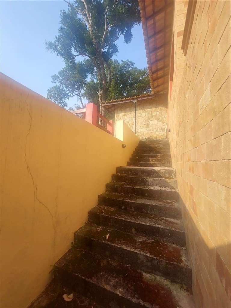 CASA EM CONDOMÍNIO