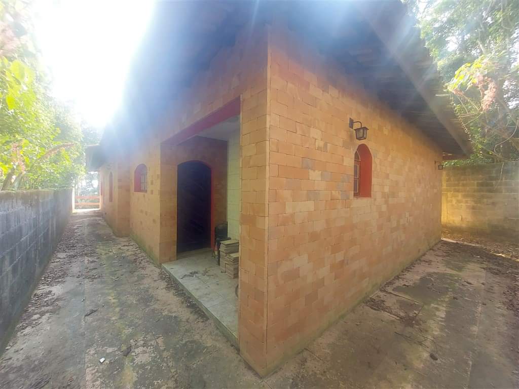 CASA EM CONDOMÍNIO