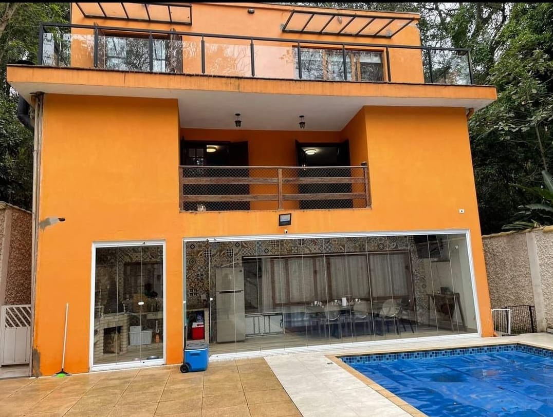 Casa em condomínio