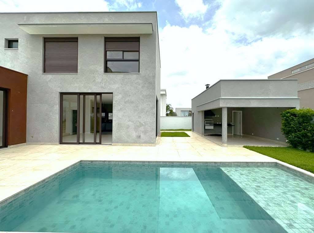 Casa no Cond. Alphaville Granja Vianna - Zero Km! 4 suítes, piscina, gourmet!