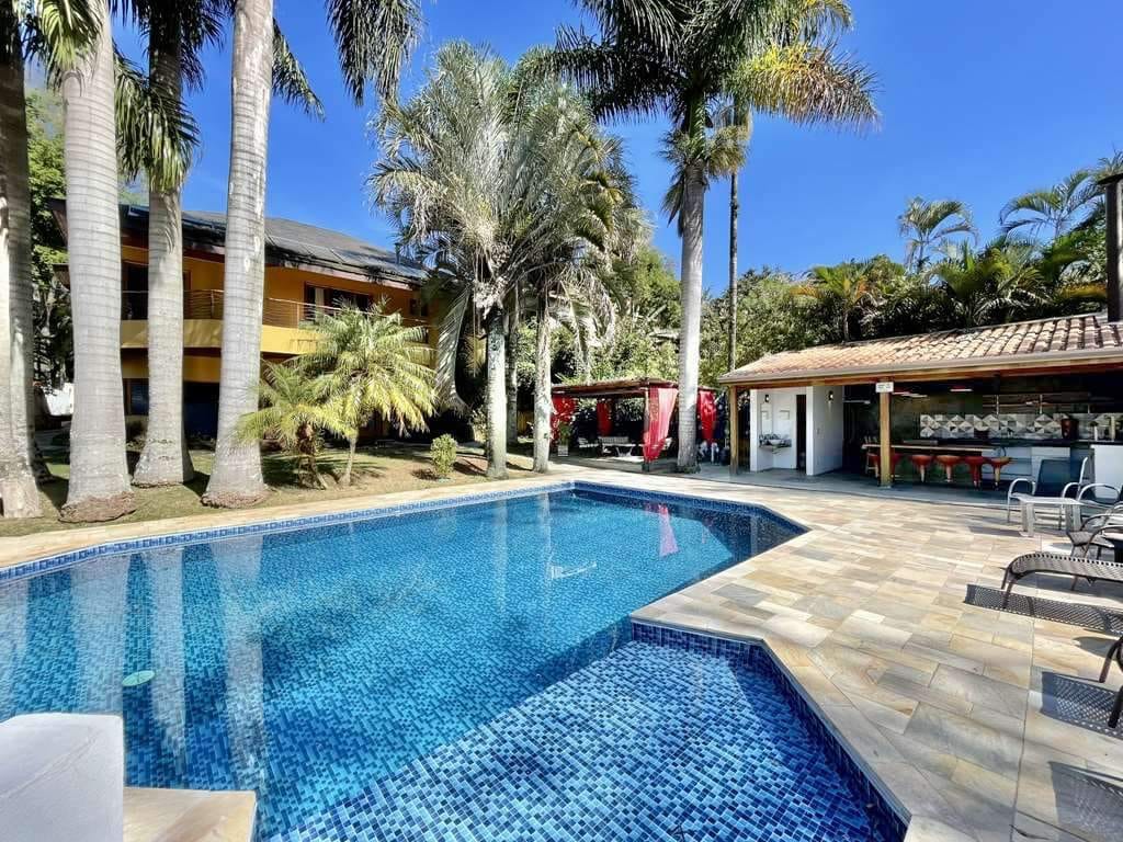 Vende-se Casa GRANJA VIANA  5 SUÍTES