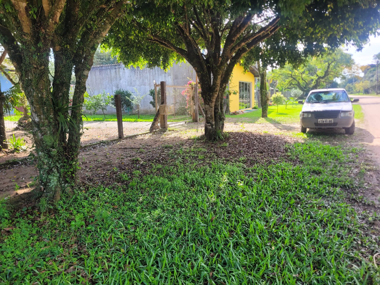 Terreno de esquina proximo a Praia