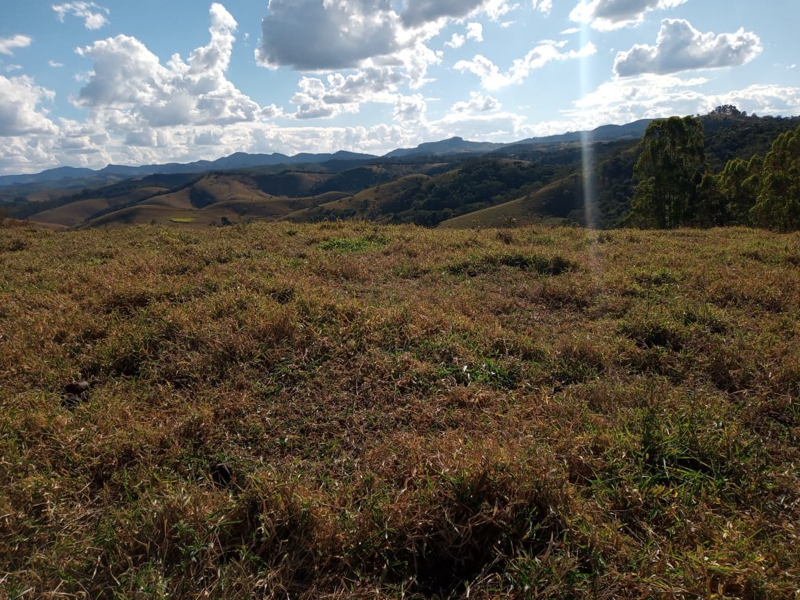 Terreno rural, com linda vista !