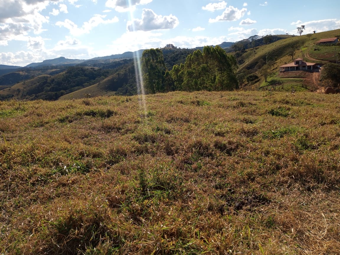 Terreno rural, com linda vista !