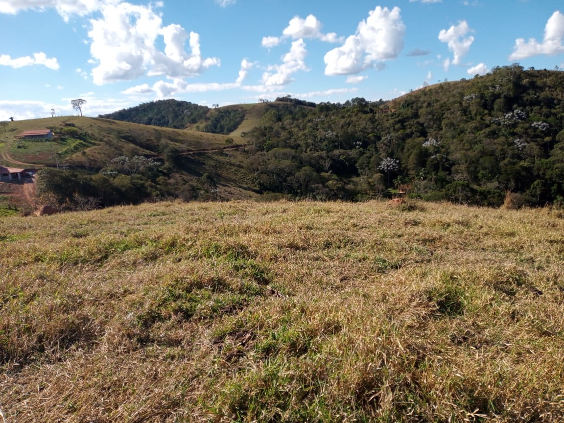 Terreno rural, com linda vista !