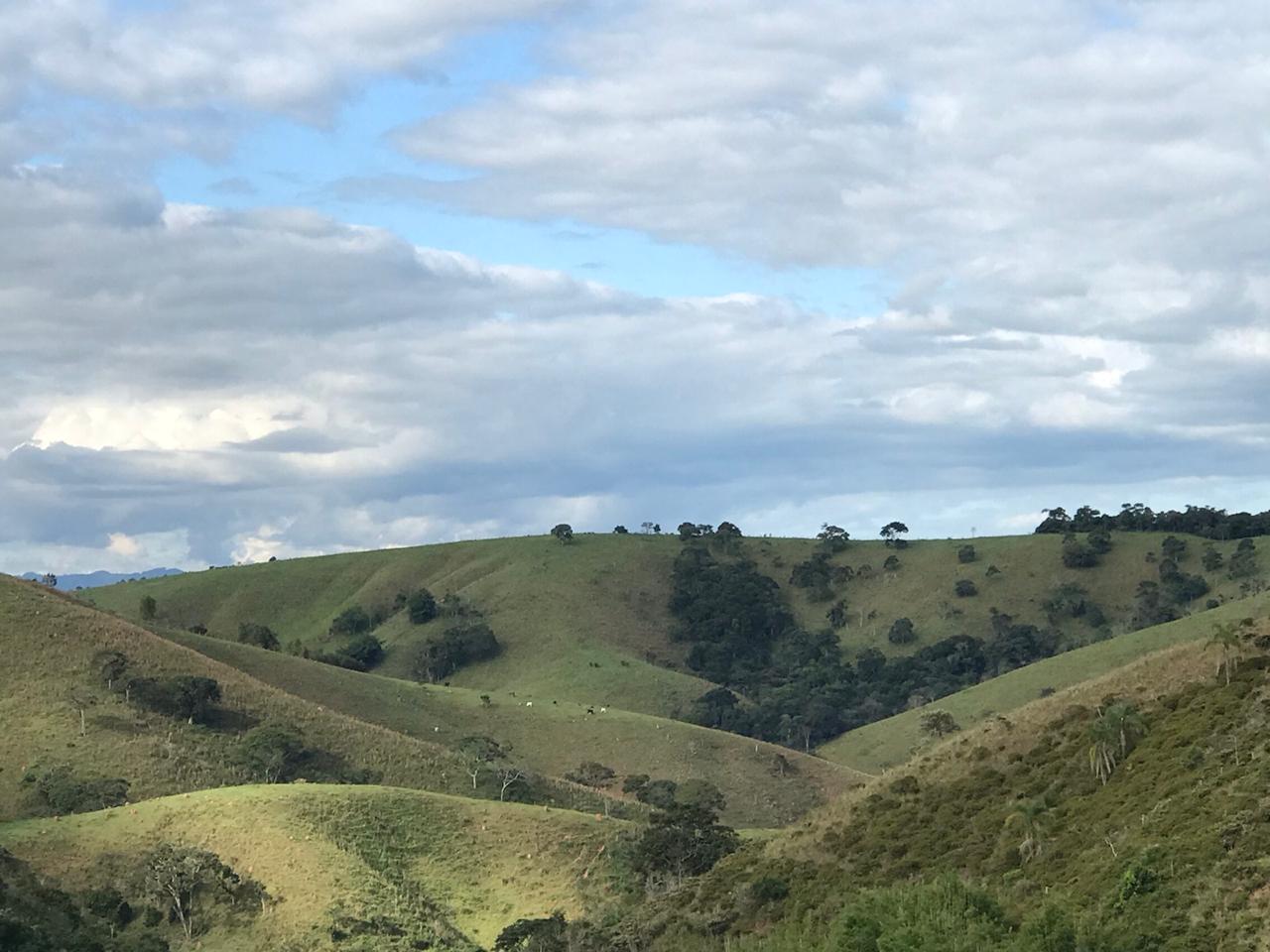 Terreno rural, com linda vista !