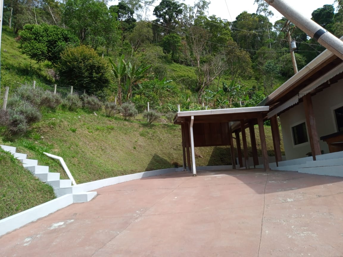 Linda Chácara á venda 