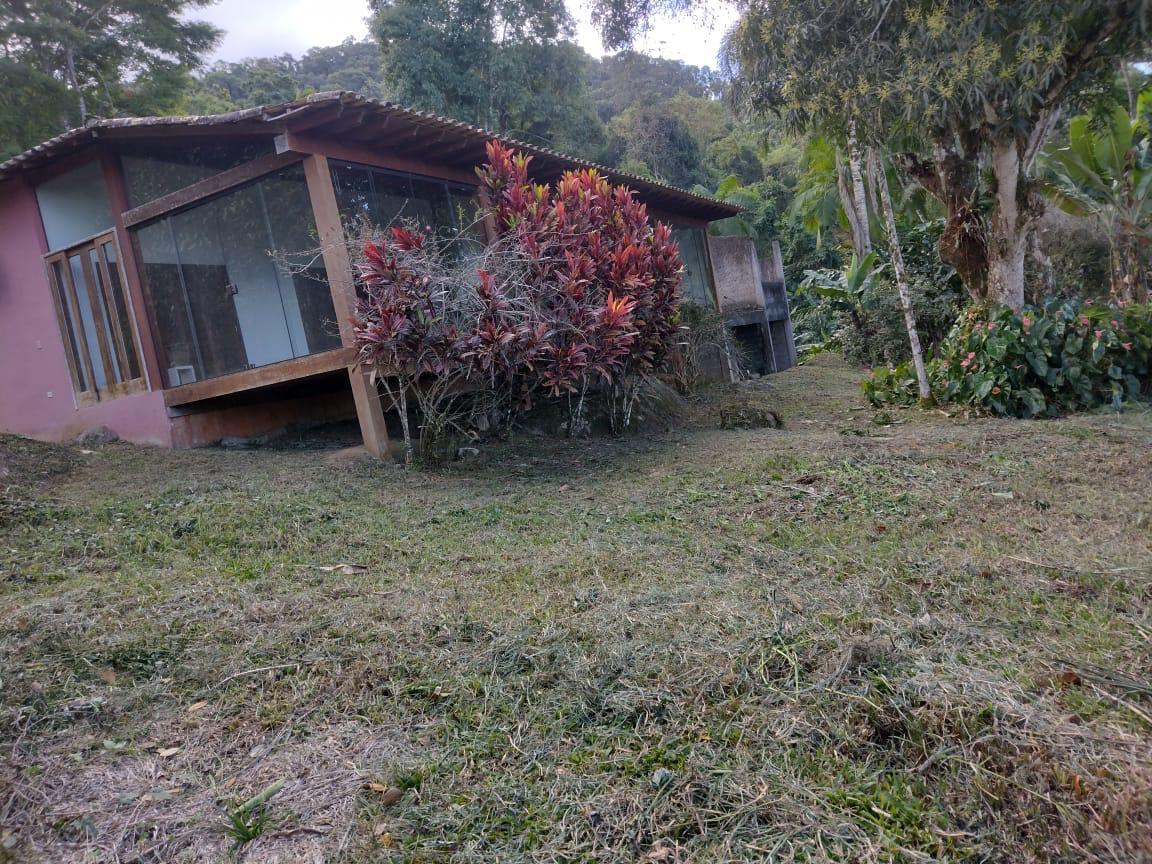 Vende-se casa com ótima vista em Paraty