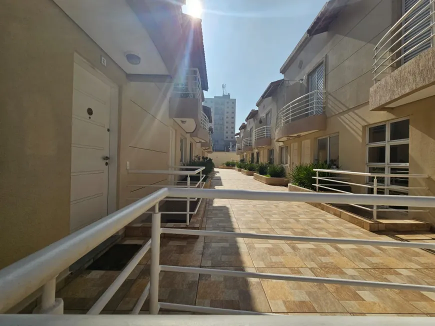 VENDO LINDO CASA EM CONDOMINIO FECHADO NO BAIRRO CAMPO GRANDE! (ZONA SUL)