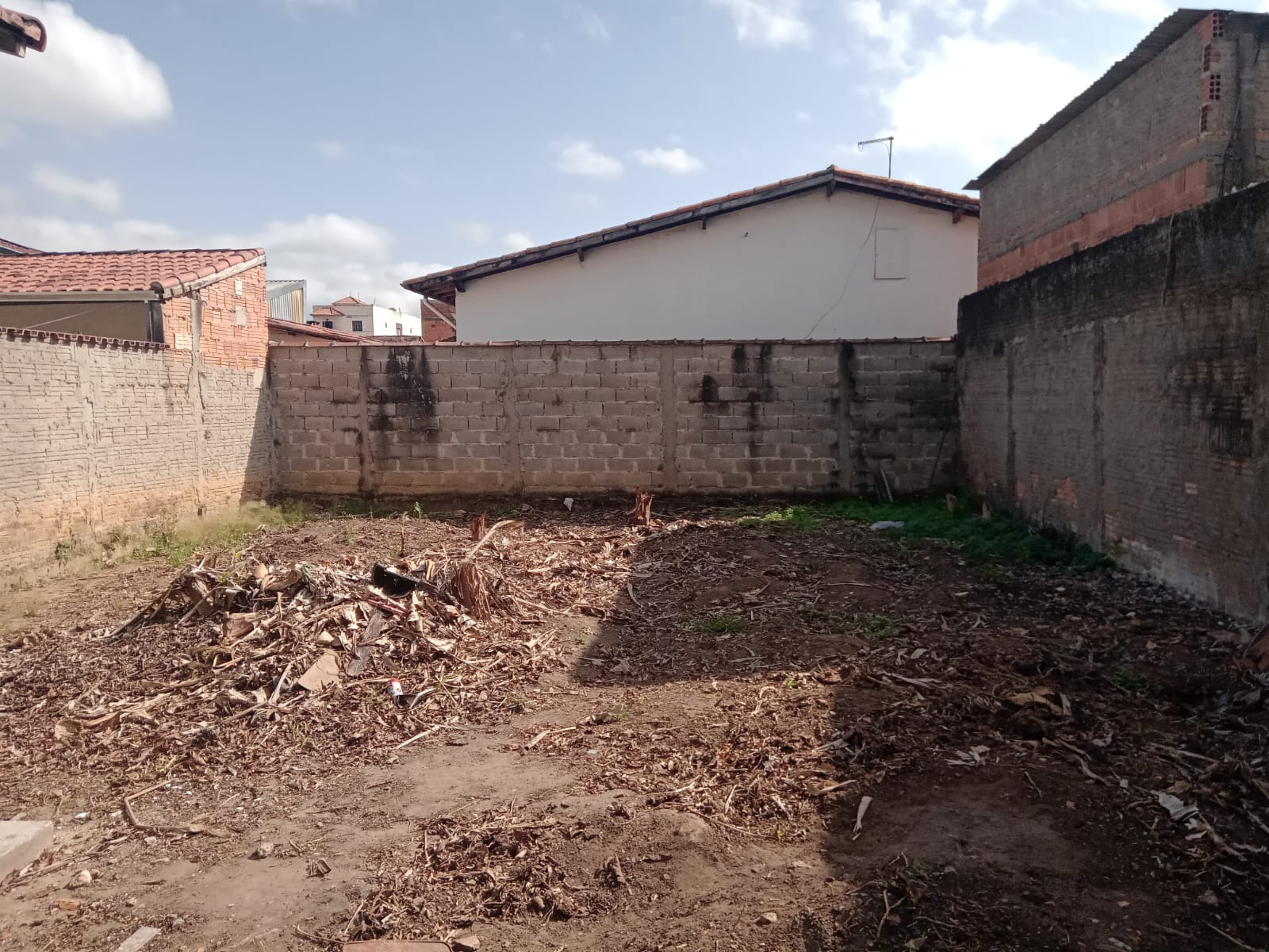 VENDE-SE CASA VILA NUNES