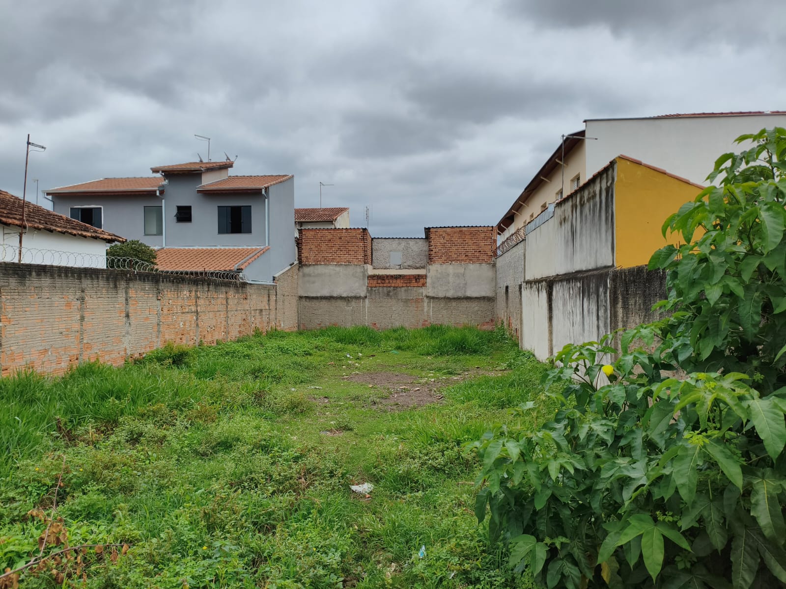 VENDE-SE TERRENO VILA NUNES'