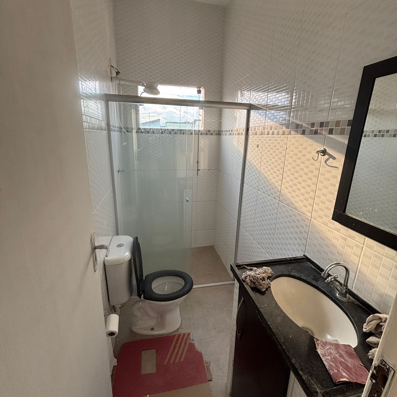 ALUGA-SE APARTAMENTO NO CENTRO