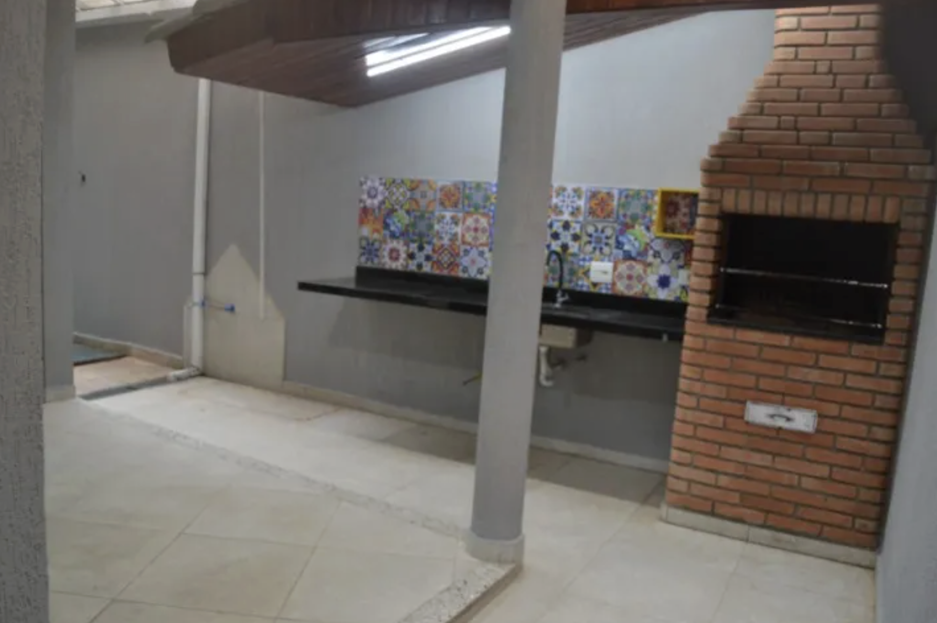 Casa com Piscina no Jardim Líbano: 3 Suítes e Lazer Completo