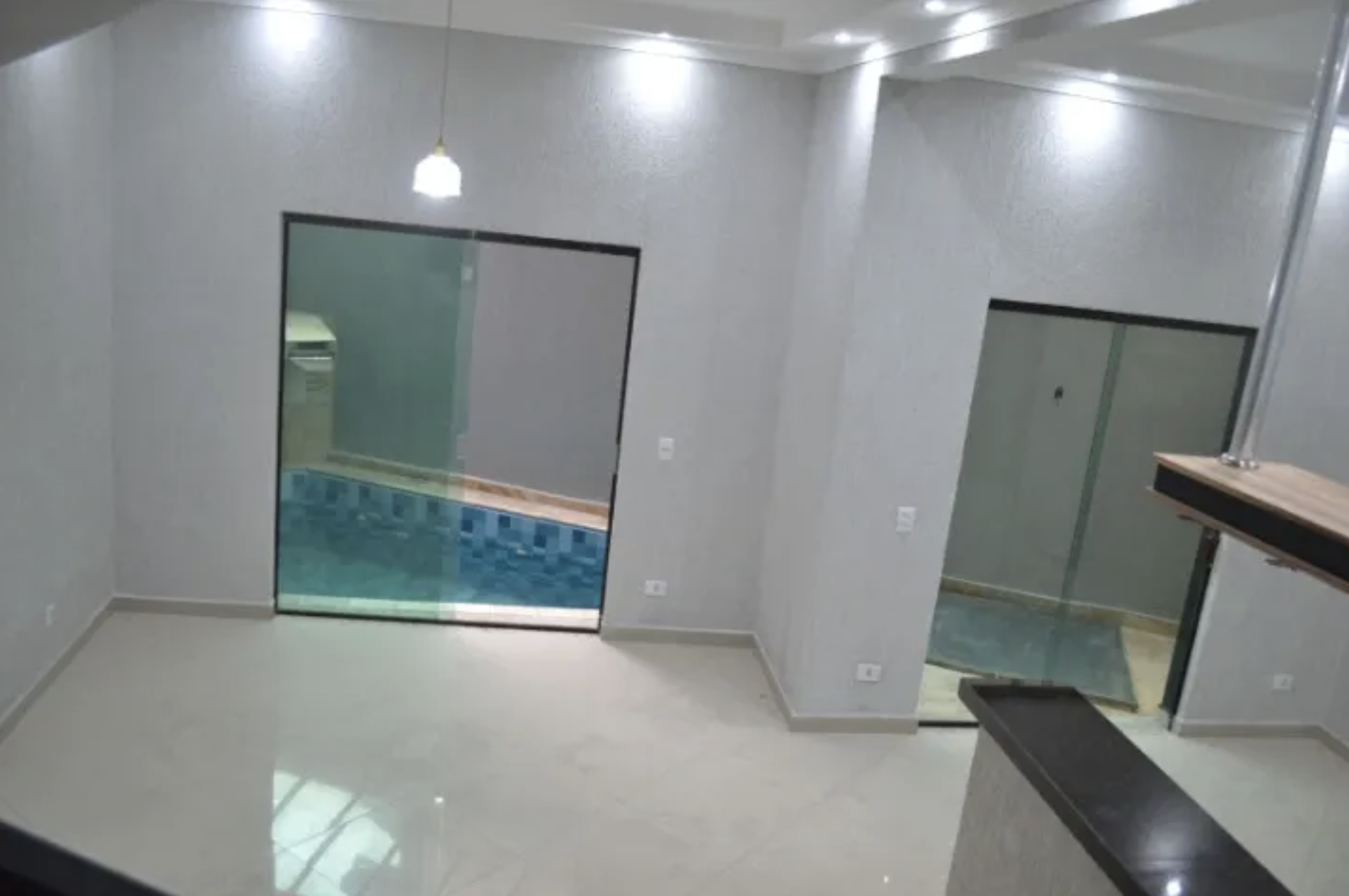 Casa com Piscina no Jardim Líbano: 3 Suítes e Lazer Completo