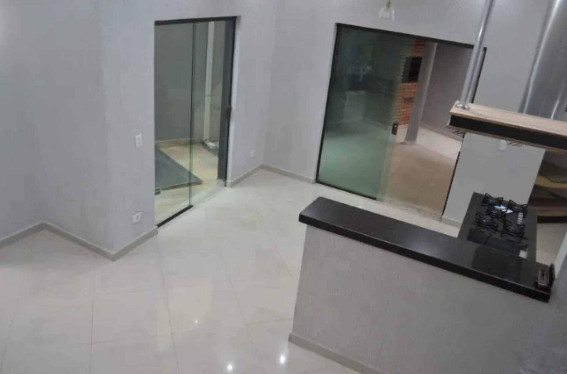 Casa com Piscina no Jardim Líbano: 3 Suítes e Lazer Completo