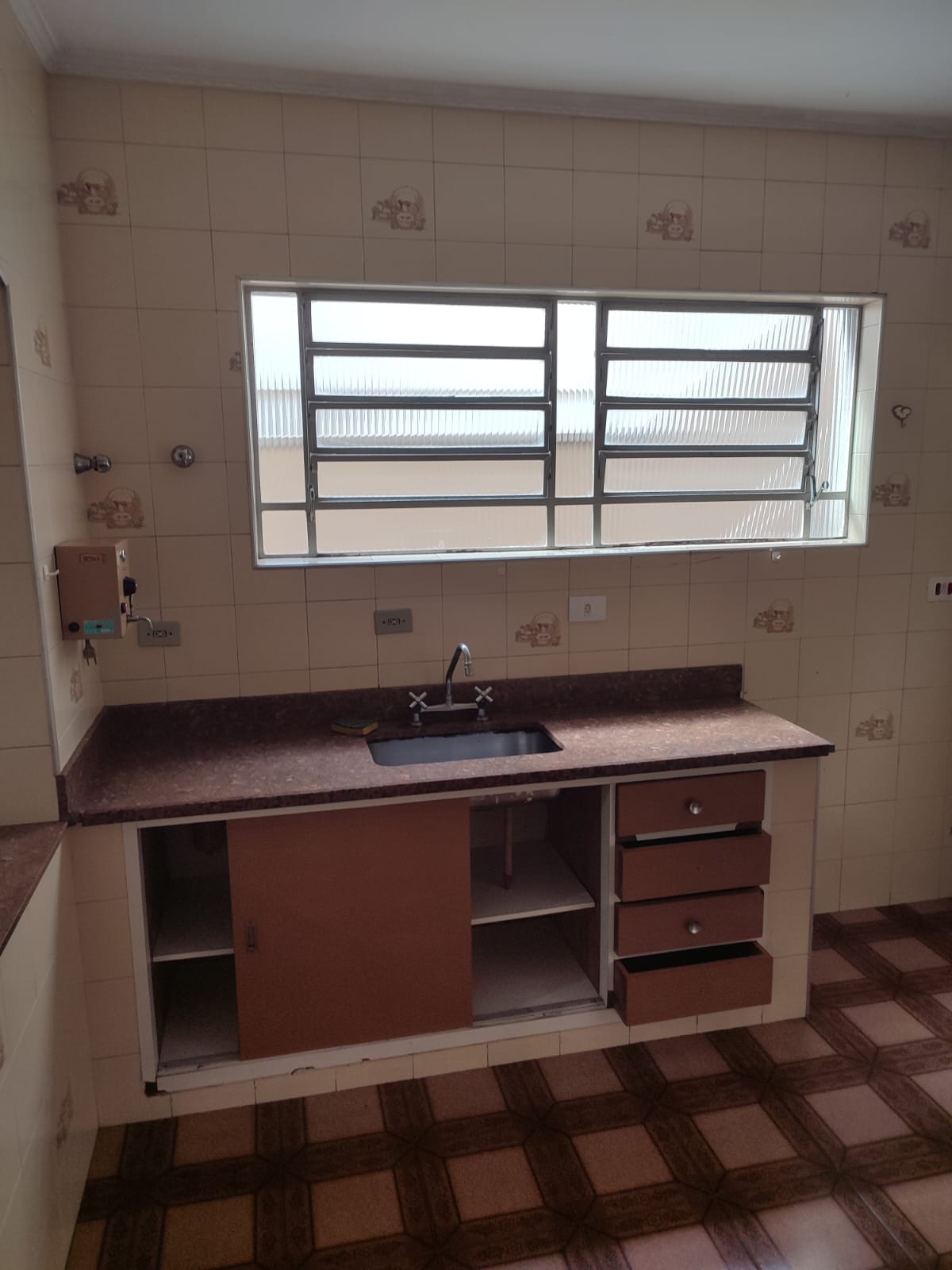 Sobrado Espaçoso em Pirituba: 3 Dorms, Edícula e o Quintal dos Seus Sonhos